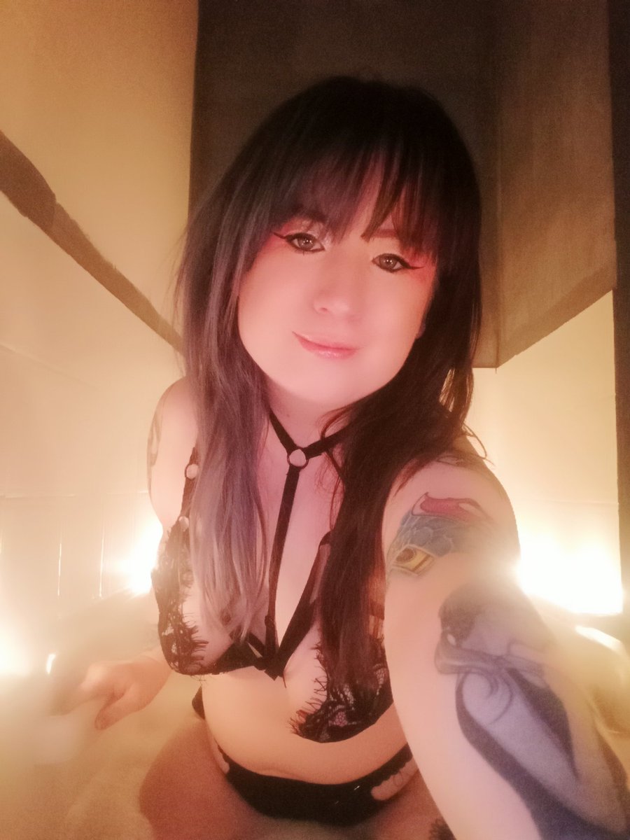 Littlemiss281's tweet photo. Who wants to join me ? 🔥🔥❤️ https://t.co/isYFhEln6U