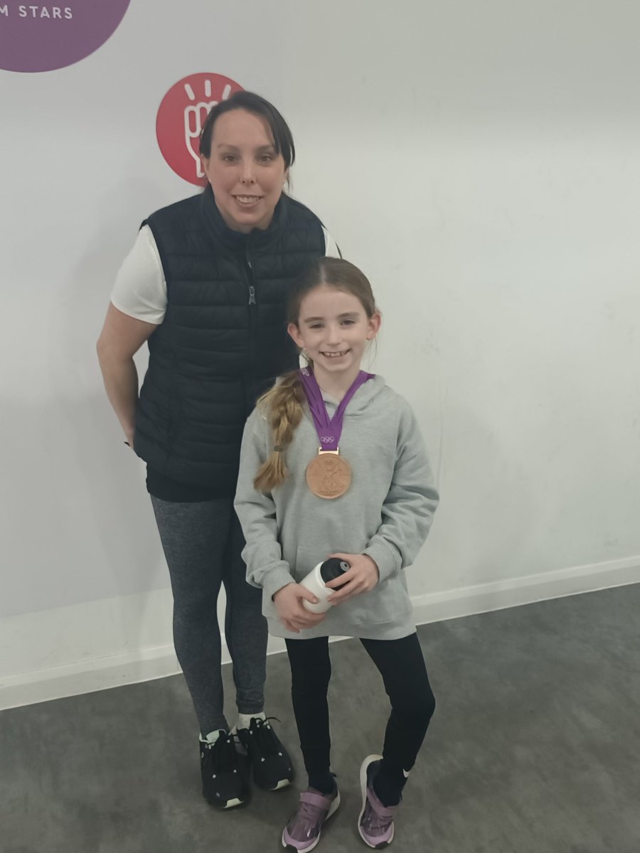SpionKop304's tweet photo. My youngest had a great time with @bethtweddlenews #trainwithbeth in Bolton, smile permanently on her face. https://t.co/njwzy1VC7o