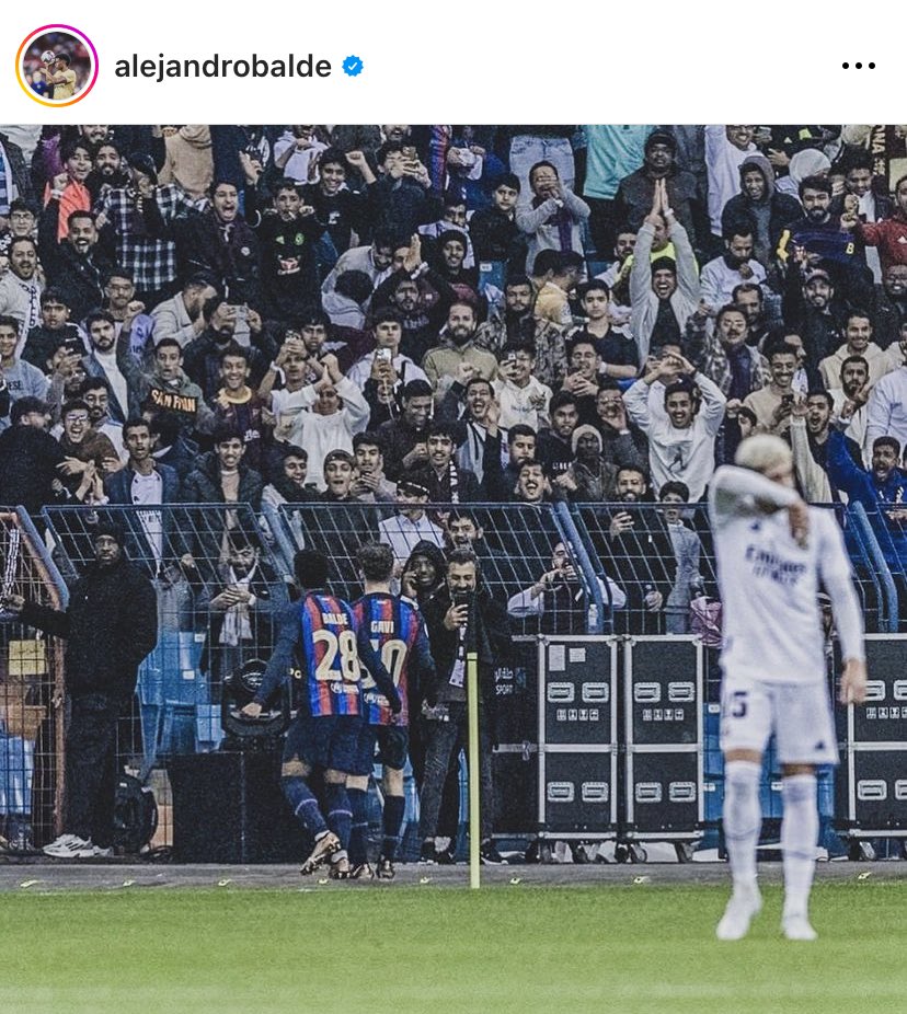 gutiifcb's tweet photo. Y ESTA PADREADA DE BALDE AL SOBREVALORADO DEL PAJARITO?😂😂😂😂😂 https://t.co/IexVwDroar