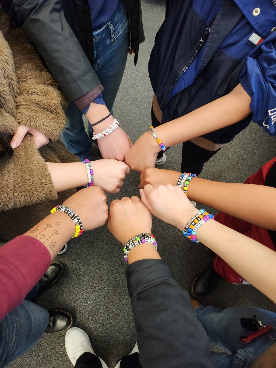 GABRIELASCSLUGS's tweet photo. GABRIELA Santa Cruz Winter Retreat 2023 ♡ 
Complete with bracelet making and political education! 
Iba ang mga GABRIELA charot ;P https://t.co/7myHOIJMTQ