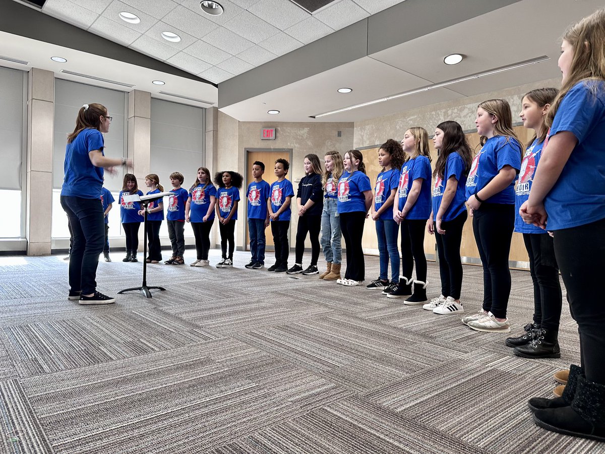 HPE 4th grade choir representing at the “Living the Dream” MLK Program!❤️💙🎵