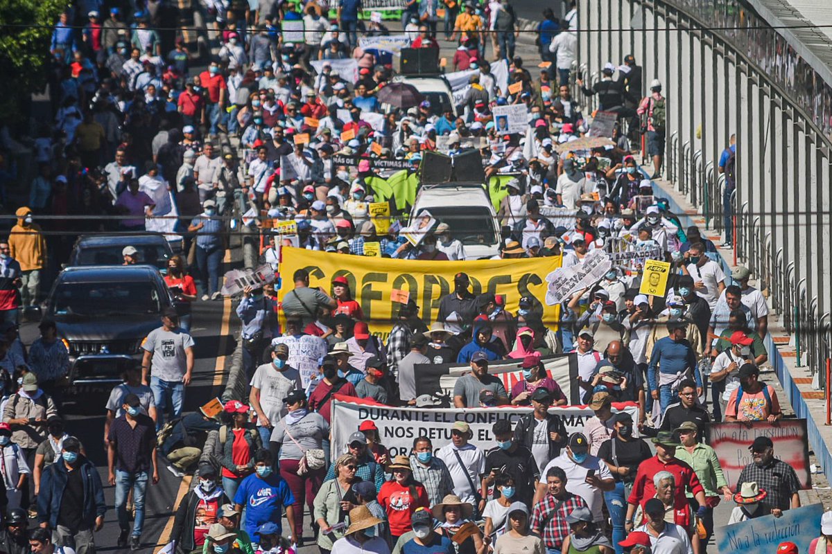 antoasb's tweet photo. Las imágenes más bonitas que verán este día. A pesar de los bloqueos, el régimen de excepción, los retenes y la desinformación de los troles y panfletos del gobierno, la marcha fue todo un éxito.

#El15Marchamos #AcuerdosDePaz https://t.co/xaqZDRnZ5s