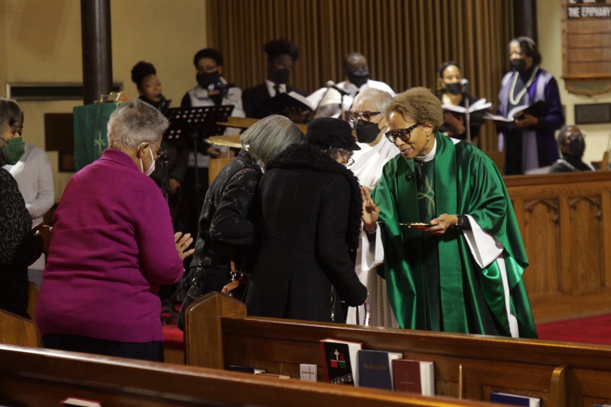 StLukesECDC's tweet photo. Photos from today’s service. 

Photo credit: @KidMixPhoto https://t.co/DIrTB1HcRZ