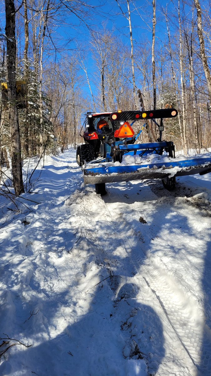 OPP_ER's tweet photo. Your #OPPSAVE team wants to join the #OFSC in wishing all sledders a fun and safe #InternationalSnowmobileSafetyWeek ! We planned on patrolling today, but this stuck groomer had other plans for us! #ridesafe #ridesober ^sm https://t.co/AfVG4b2At7