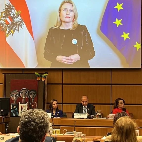 irisvperez's tweet photo. Obras presentadas en el marco de la conmemoración de la campaña de las Naciones Unidas: 16 Días de Activismo contra la Violencia de Género contra las mujeres y las niñas. RDenViena. UNODC, el Grupo de Amigos del Genero con sede en Viena, y la Iniciativa internacional de Campeones https://t.co/C9oUoQ1zid