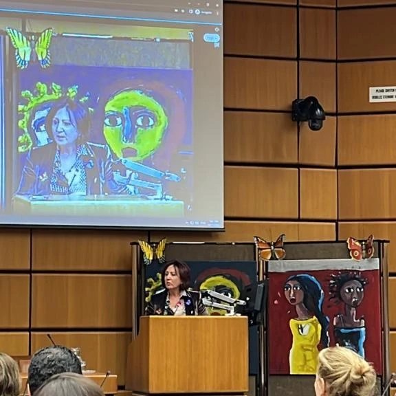 irisvperez's tweet photo. Obras presentadas en el marco de la conmemoración de la campaña de las Naciones Unidas: 16 Días de Activismo contra la Violencia de Género contra las mujeres y las niñas. RDenViena. UNODC, el Grupo de Amigos del Genero con sede en Viena, y la Iniciativa internacional de Campeones https://t.co/C9oUoQ1zid