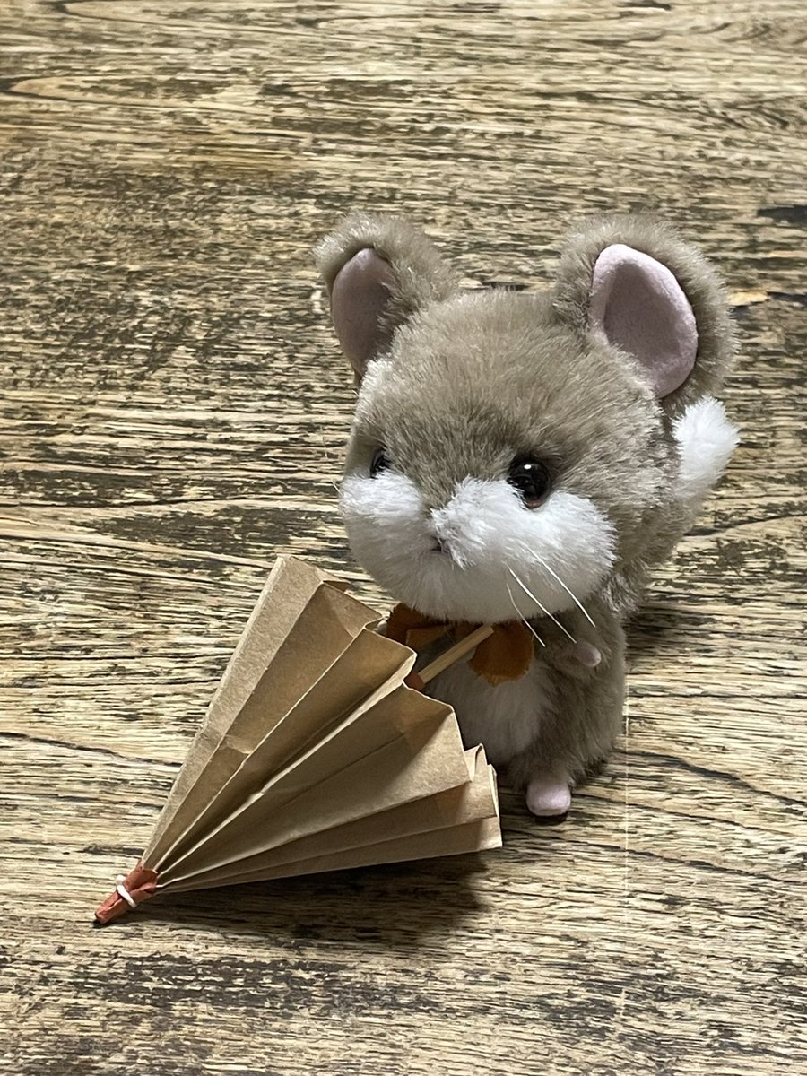 はいいろ tweet media