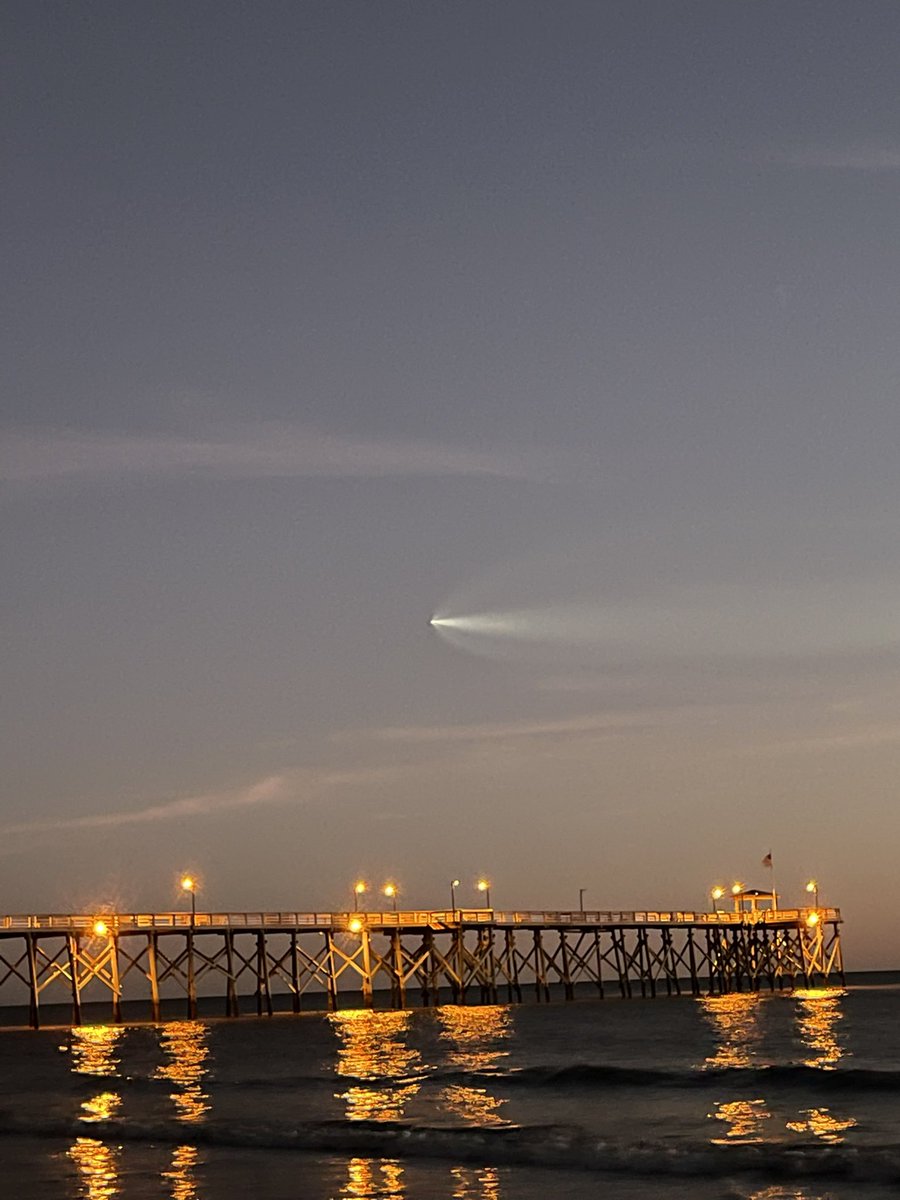 phillkam's tweet photo. @SpaceX #FalconHeavy #SpaceX https://t.co/jUp84UkV8W
