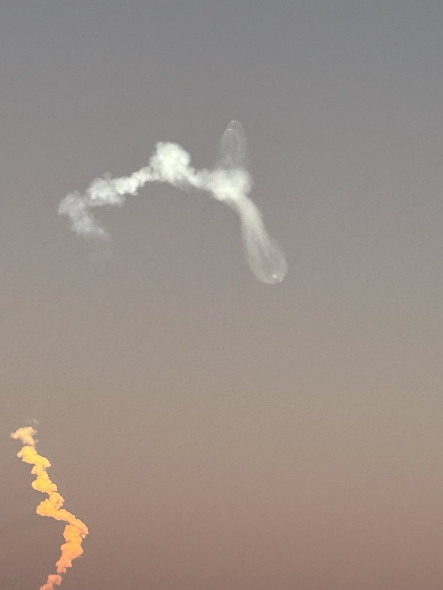 BeegGuardian's tweet photo. EEEEEEEEEEE
Yโall. Look. Look!
#USSF67 #falconheavy #rocketphotography https://t.co/fmiOpKwZfO