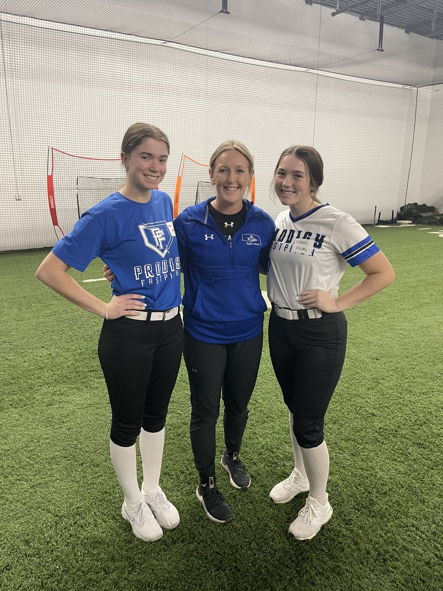 rubyspoon10's tweet photo. I had a great time with @UNKSoftball this afternoon! I learned a lot and thank you so much for hosting this in Lincoln! #UNKSoftball @AckermannCoach https://t.co/rbvGzVqUTI