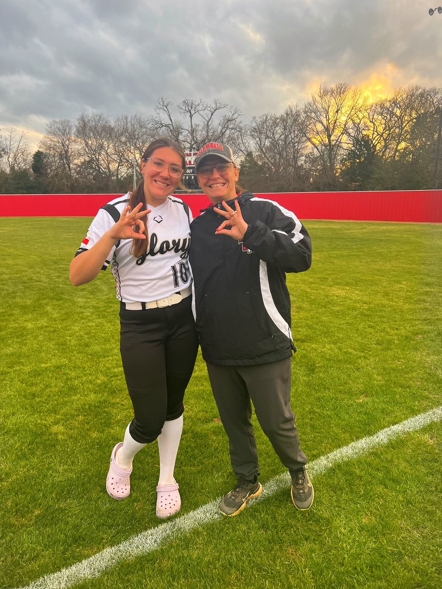 Thank you <a href="/TVCCSoftball/">TVCC SOFTBALL</a> for having me out at the camp and campus tour today! I loved learning about your program and had a great time!! <a href="/CoachMariaWinn/">🥎CW🥎</a> <a href="/LDBellSoftball/">LD Bell Softball</a> <a href="/TGA18USMITH/">Glory Adkins Smith</a>