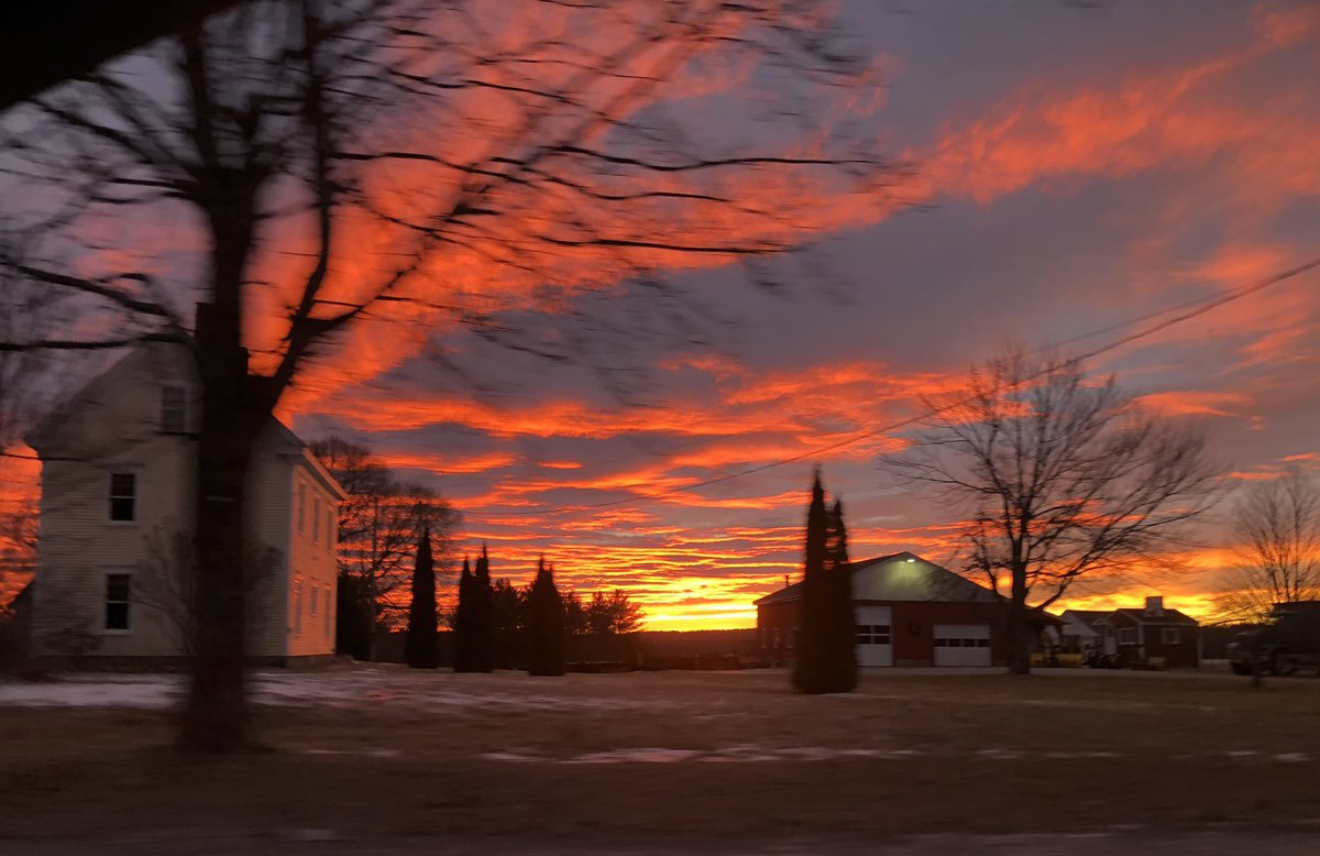 Incredible color in the Maine sky tonight. #maine #sunset #sunsets