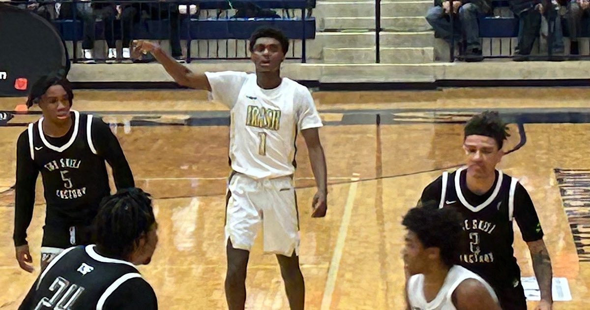 Flyin' to the Hoop Live Blog

Kent State signee Lance Hayes made sure we knew his name

READ | on3.com/news/flyin-to-…