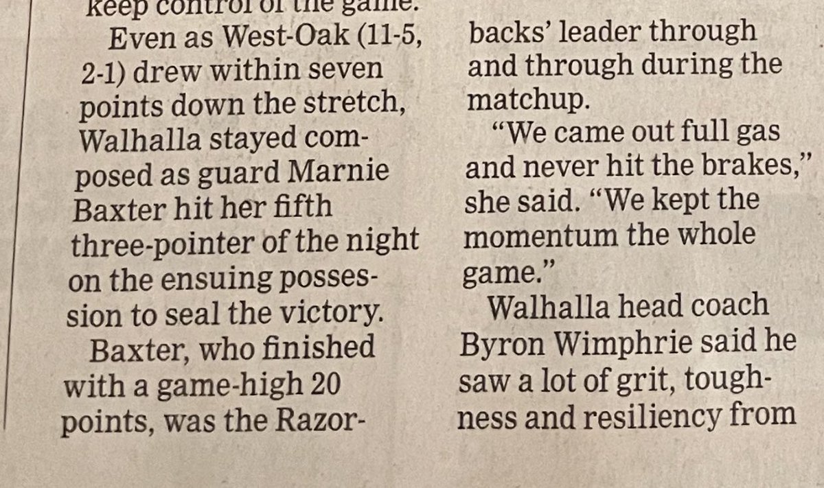 MarnieBaxter24's tweet photo. I love my team 💜🖤🏀 Junior year 👊🏼 #walhallarazorbacks #razornation https://t.co/aFhfahqpHm