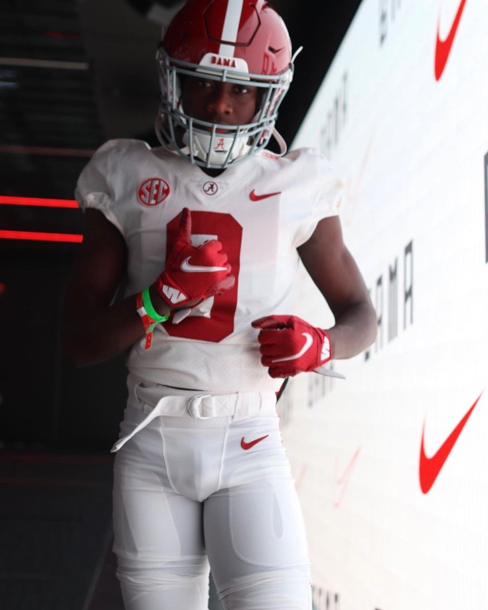 Wdgnine's tweet photo. had a great junior day at @AlabamaFTBL @Coach_TRob @freddierch8 @Hood_Consulting @LeedsFTBL https://t.co/Ct4Z43F9zw