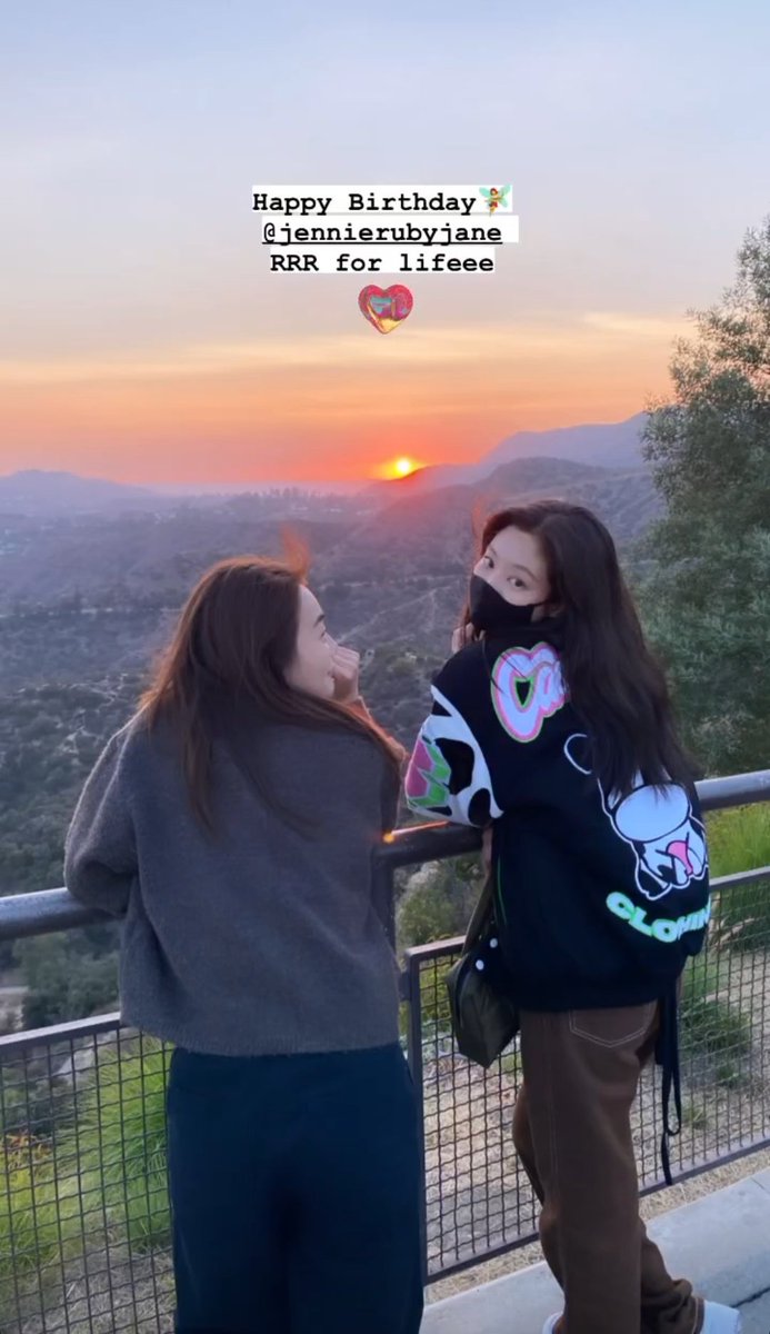 ONLYJENNIEPH's tweet image. [IG] 230116 alisonmchang Instagram story update with #JENNIE 

“Happy Birthday🧚‍♀️ @/jennierubyjane RRR for lifeee 💖” 

JENNIE RUBY JANE DAY
#TheIconJENNIEDay
#오늘생일인_걔가_나야_제니