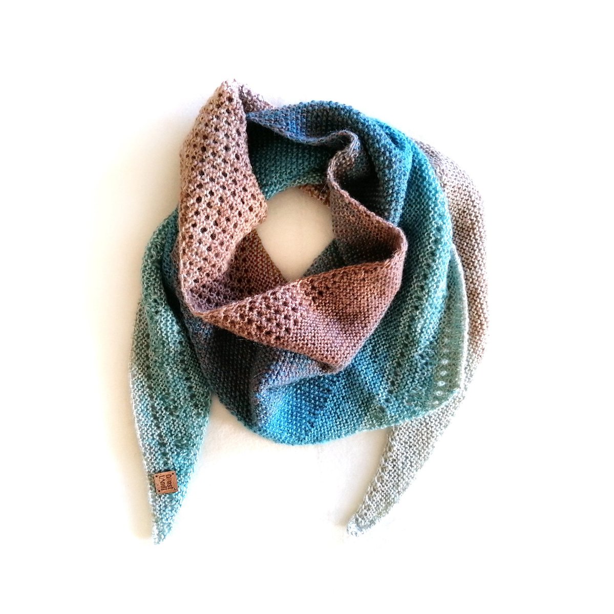 CoastLandWear's tweet photo. The new Winter Blue and Beige Knit Scarf Shawl for Woman will be your statement accessory this winter... by Coastland Streetwear 😉
#coastlandstreetwear #activewear #lifestyle #winteraccessories #winterscarves #giftsforher  https://t.co/L7RtvnnAT2 https://t.co/GNZJ7gHzIH