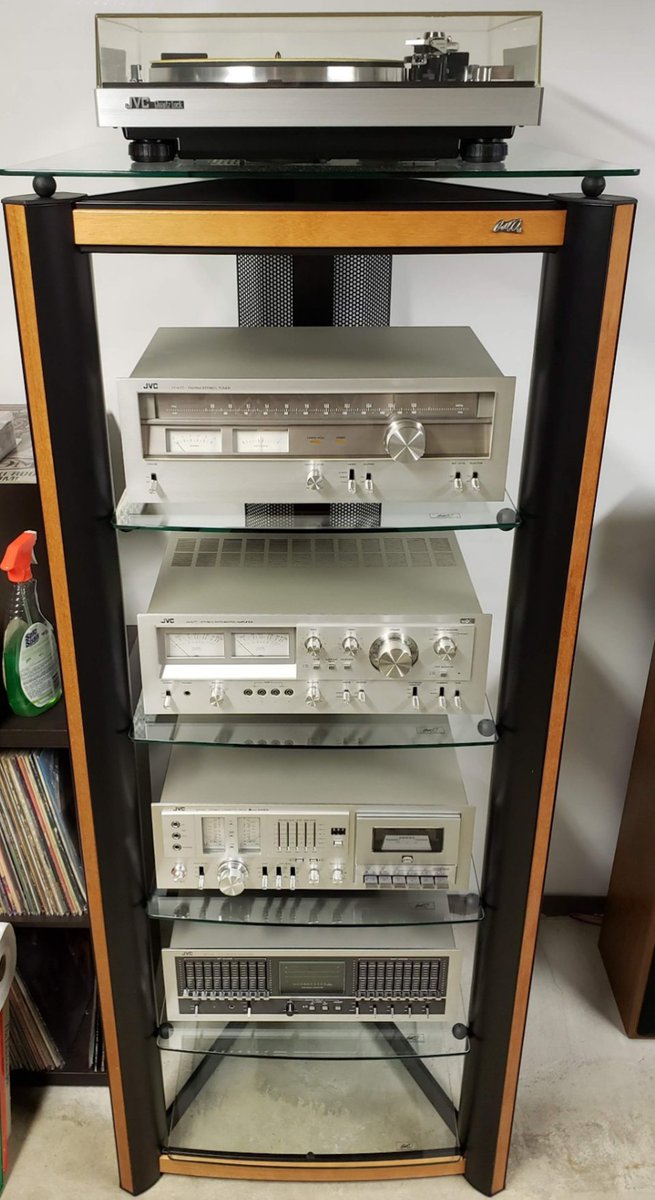 StimachPhillip's tweet photo. All my music goes through my all original 1978 silver face #JVC https://t.co/QYm7Z6sYwd