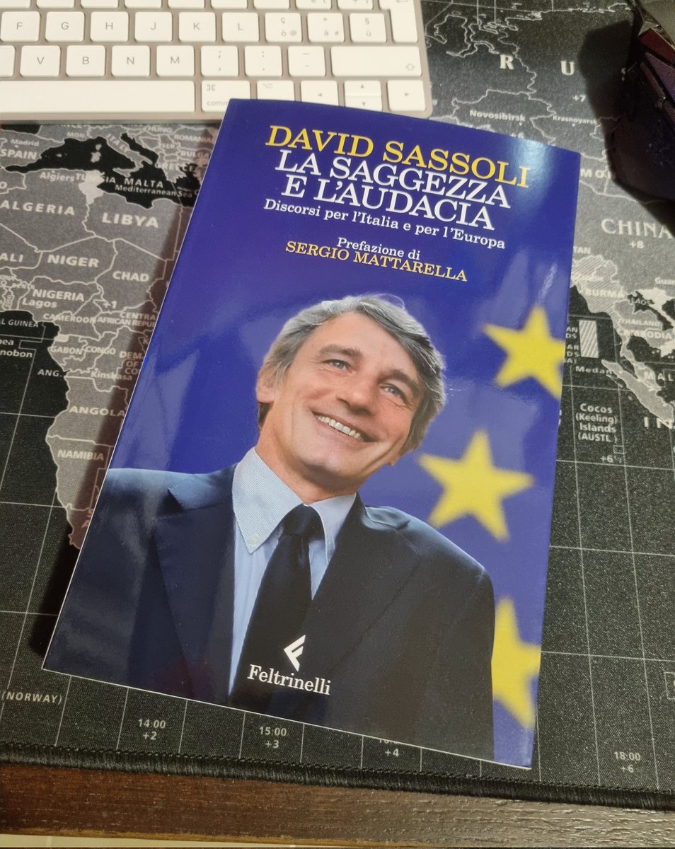 Non poteva certo rimanere sullo scaffale in libreria.
Quanto è stato lungo questo anno...
In memoria di @DavidSassoli