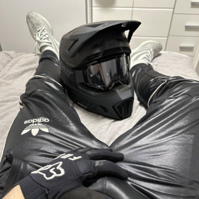throomato's tweet photo. #gay #sneakers #lgbt #chav #lad #proll #scally #sneaks #socks #yeezy #mx #chile20 #mxfetish #hot https://t.co/aD6j51yBvJ