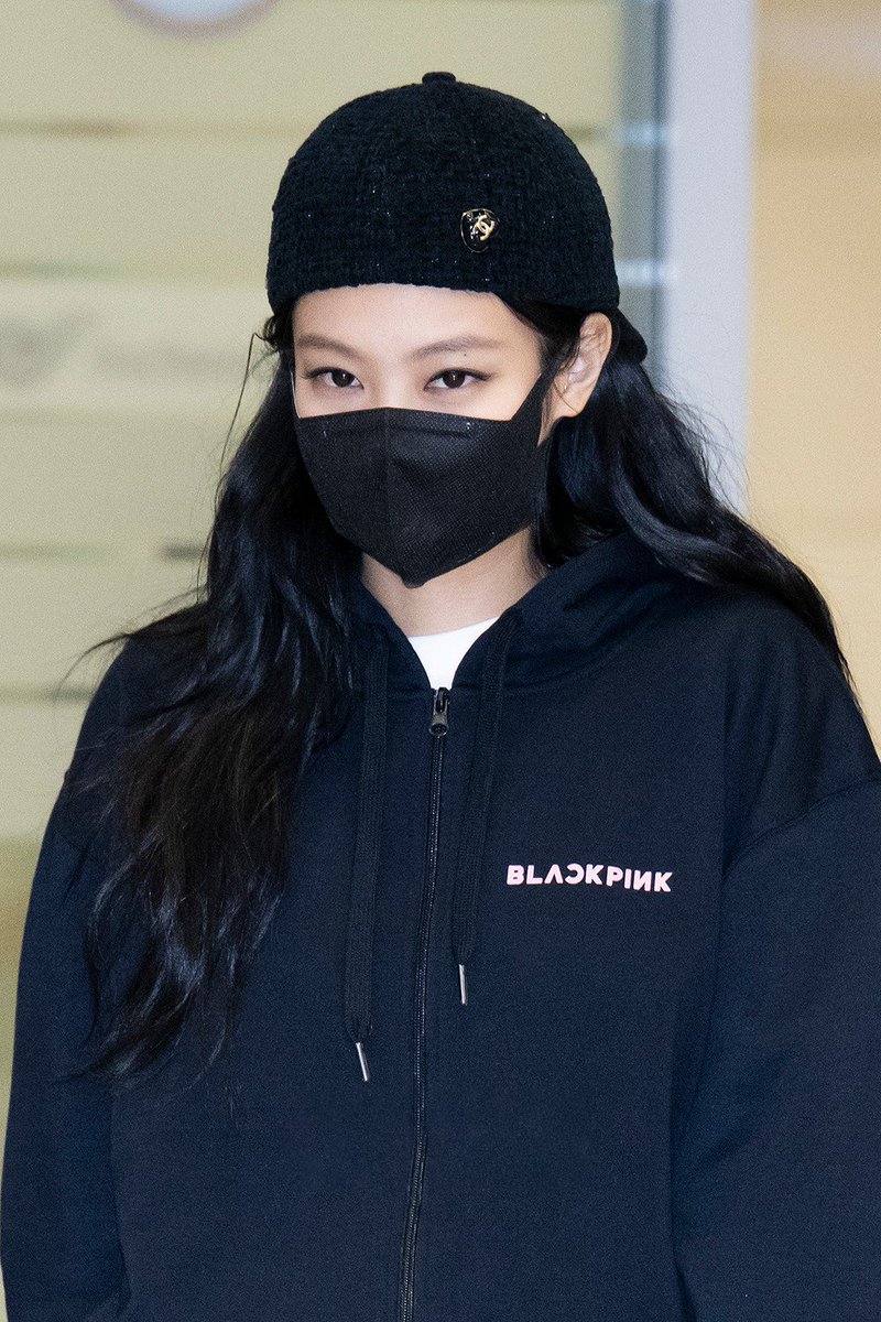 firejennie's tweet image. nini back in korea 🖤

JENNIE RUBY JANE DAY
#TheIconJENNIEDay
#오늘생일인_걔가_나야_제니