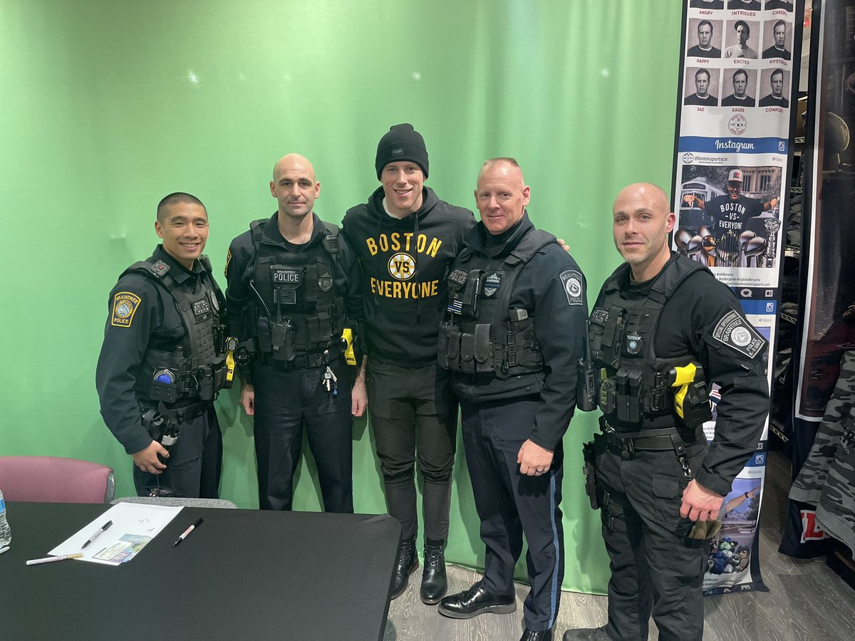 Big shout out to @CharlieCoyle_3 of @NHLBruins for taking the time to grab a photo with some of Braintree’s Finest. #bostonvseveryone #bostonbruins #BruinsNation