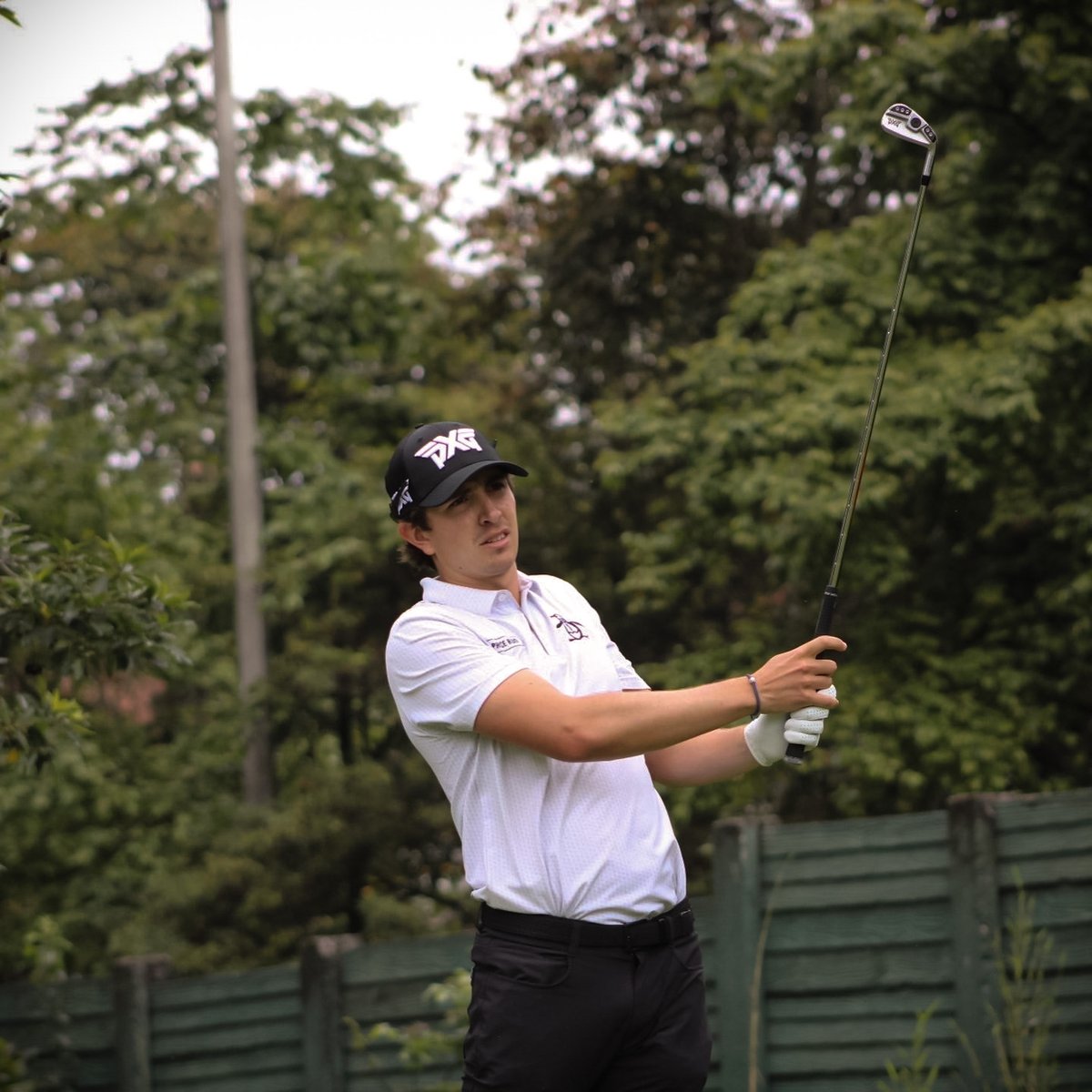 NacionGolf's tweet photo. Tremendo cierre de @nicolas_ech en el @SonyOpenHawaii. Cuatro rondas por debajo de los 70 golpes, las dos finales de 65 para sellar un muy buen -12 que lo tiene con su primer top 10 en el @pgatouresp. Vamos, carajo!! 🇨🇴🇨🇴🇨🇴 https://t.co/zubEI6odgW
