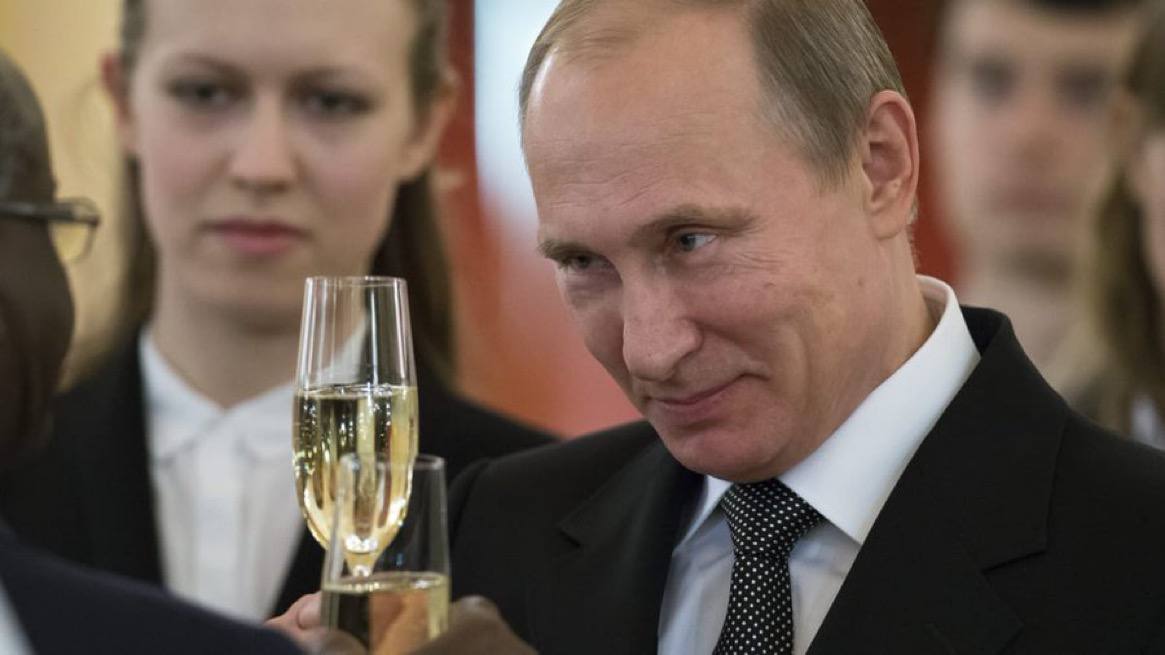 Imanoltxu2010's tweet photo. El presidente Putin pasará a la historia como el hombre que derrotó a la OTAN https://t.co/NYesjGP08d