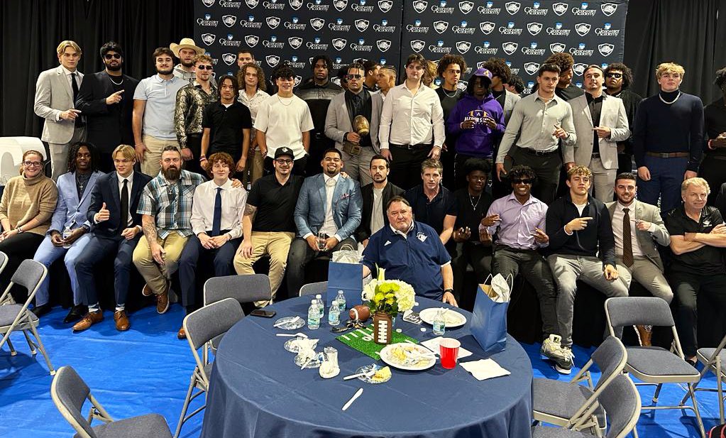 CoachJesse18's tweet image. Coaches! We have ballers in 23, 24, 25, 26 and freaking 27‼️

Come to CAI this week if you are looking for PLAYERS who can ball! PLAYERS who love to work hard and are elite PEOPLE and culture builders!

Unless you’re not about that stuff 🤷🏻‍♂️