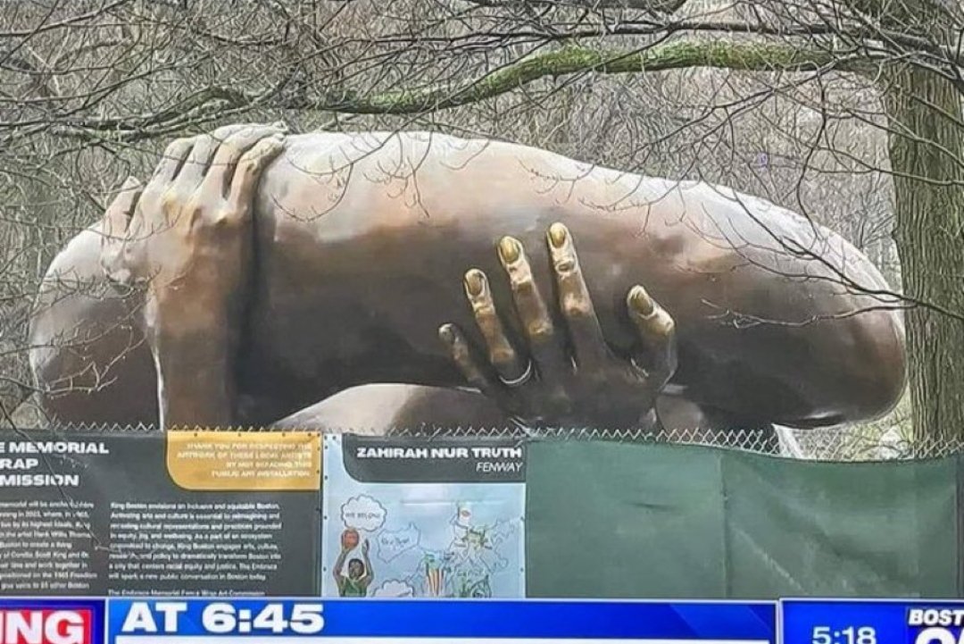 VIP3R187's tweet photo. @RealMattCouch THAT'S A BBC statue 
Not an MLK Statue https://t.co/5xHzLaiw37