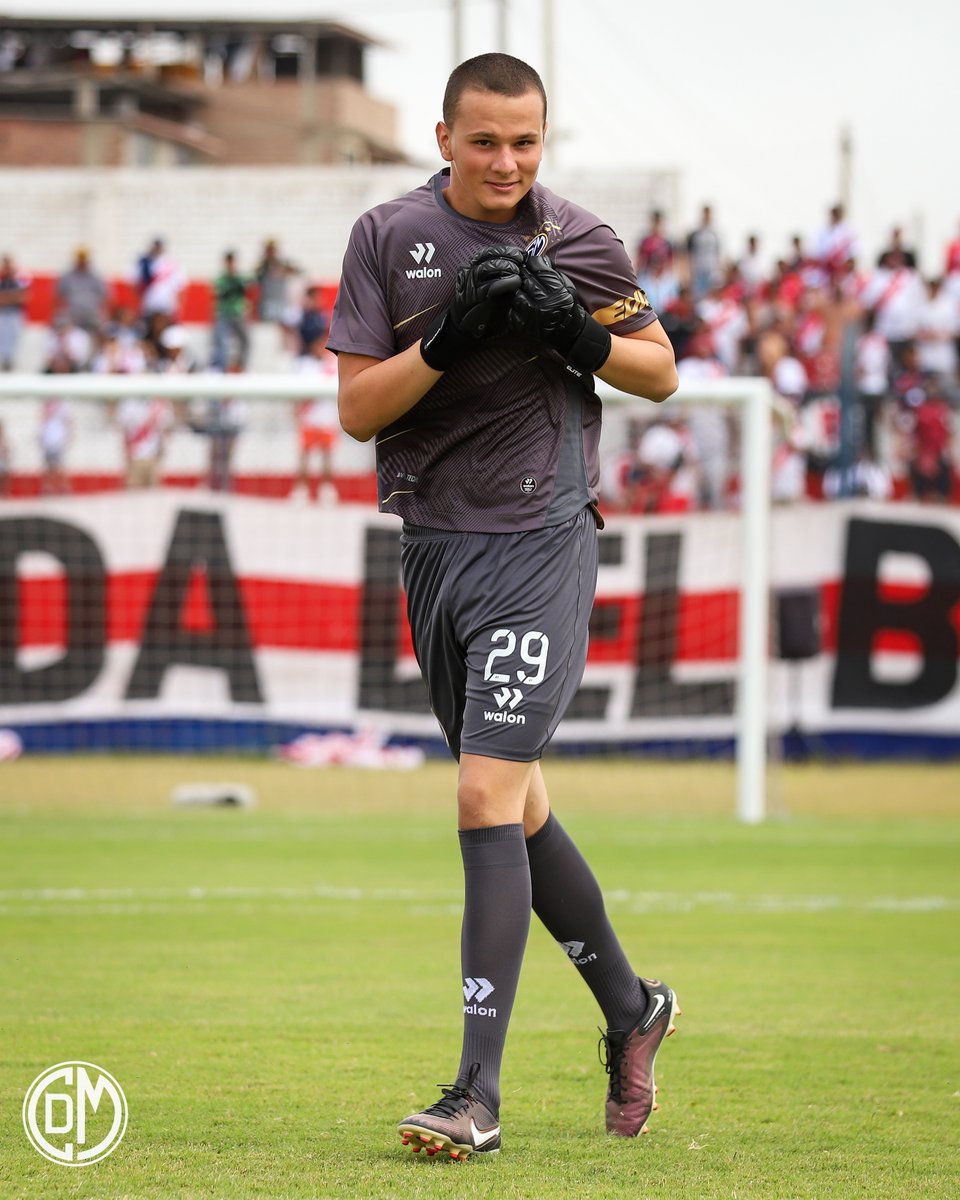 𝑷𝒓𝒆𝒔𝒆𝒏𝒕𝒂𝒄𝒊𝒐́𝒏 𝒅𝒆 𝒏𝒖𝒆𝒔𝒕𝒓𝒐𝒔 𝑬𝒅𝒊𝒍𝒆𝒔 🤍❤️

📸 Postales de la presentación de nuestro equipo en la #TardeEdil ⚪️🔴

¡Los que dejarán la vida por los colores!

#EchaMuni
#FranjaEdil
#Muni2023