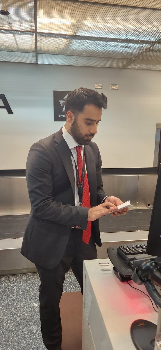 totshuffled's tweet photo. HI @AirCanada,booked round trip, YVR-LAX. Missed first flight from YVR to LAX. You canceled the return ticket. Did not inform me. Sent ticket confirmation before flight. When I reach the airport, i have no flight ( for a fully paid ticket ). Manager yells at me.. be better! 🙄 https://t.co/tTvbEdEwvM