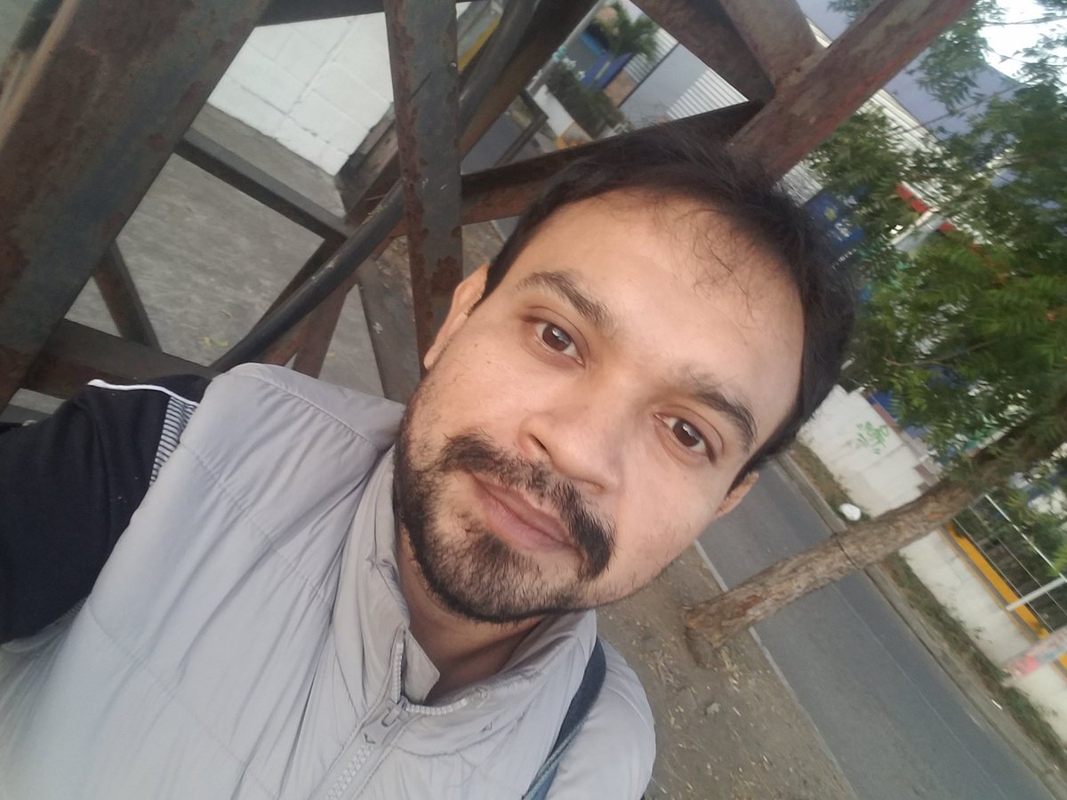 sammybarraza's tweet photo. Esta vida es una lucha sin trincheras https://t.co/AIGBSHJ9Kr