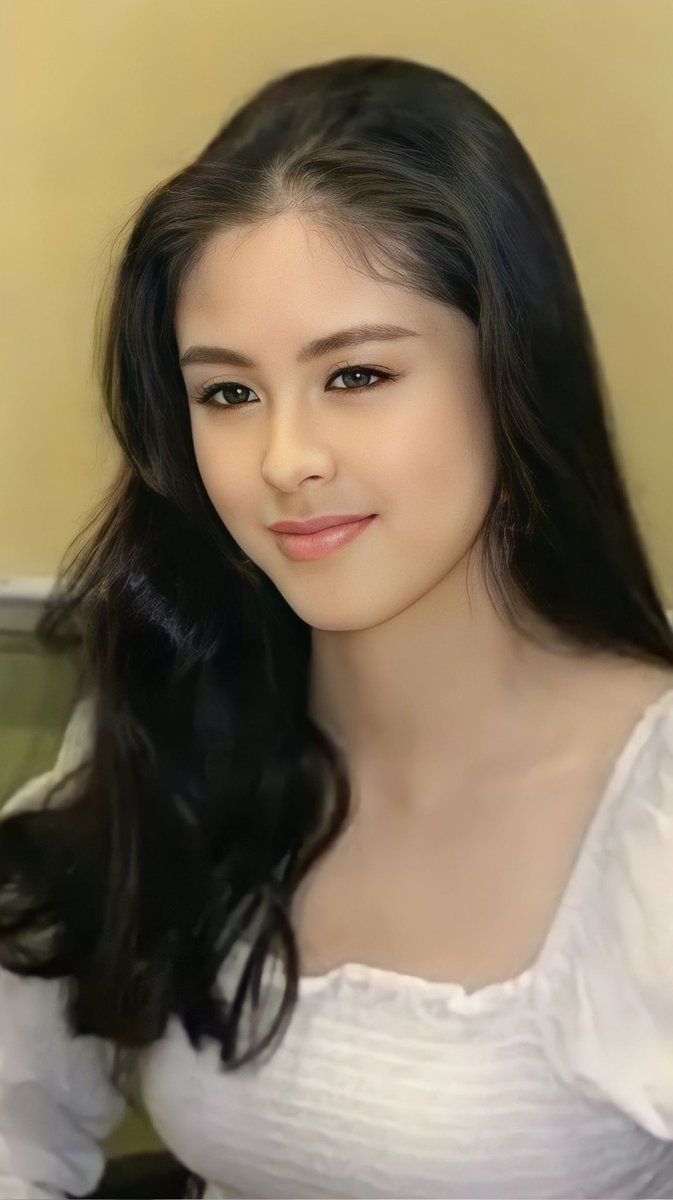 SHITABOLS's tweet photo. Mga bes wag nyo naman iedit masyado yung mukha ni lodi kisses delavin na hindi na nya kamukha.
Anyway kisses delavin for muph 2023
#KissesDelavin 
#MissUniverse #MissUniverse2023
#MissUniversePhilippines https://t.co/nK6K9bCMdX