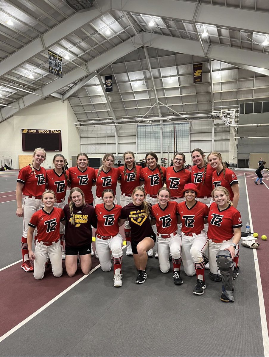dcouture_2025's tweet photo. Thank you @McCallSalmon @BrittiniK24 and @saradriesenga10 for hosting an amazing team camp! I had a great time with our coaches and learned a lot more with our team! @T2Robeson @Kenzie_LongT2 https://t.co/3M3tyPCnuo