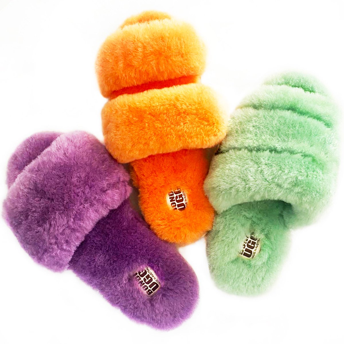 BondiUgg's tweet photo. Our super comfy Aussie made Harmony Slides Collection made from ethically sourced 100% merino sheepskin- Left: Lilac Classic Slide Middle: Orange Twin Slide Right: Aqua Green Maxi Slide
#bondiugg #bondi #australianmade #aussiemade #uggs #uggslides #woolslides #sheepskinslides https://t.co/RQGJhDIWvZ