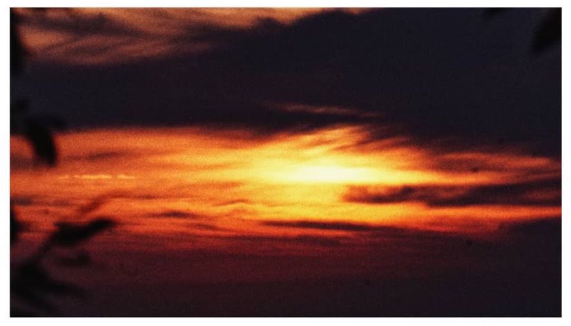 KMrigwani's tweet photo. To a new beginning!
Sun comes with a lots of hope and sets with even better hopes to fullfill tomorrow.
Happy new year to my twitter folks!
.
.
.
#Twitter #photography #nature #Abstract #Scenery #Earth #MotivationalThought #SonyAlpha #Sony https://t.co/HjG67eqrKe