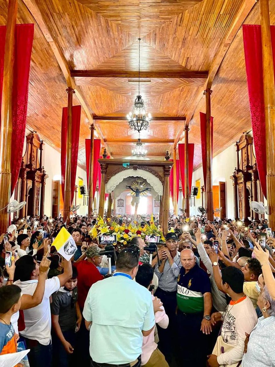 db_nicaragua's tweet photo. 3/3 #Nicaragua | Este domingo se desarrolló la fiesta patronal en honor al Señor de Milagros en El Sauce https://t.co/FyifTBCJW4