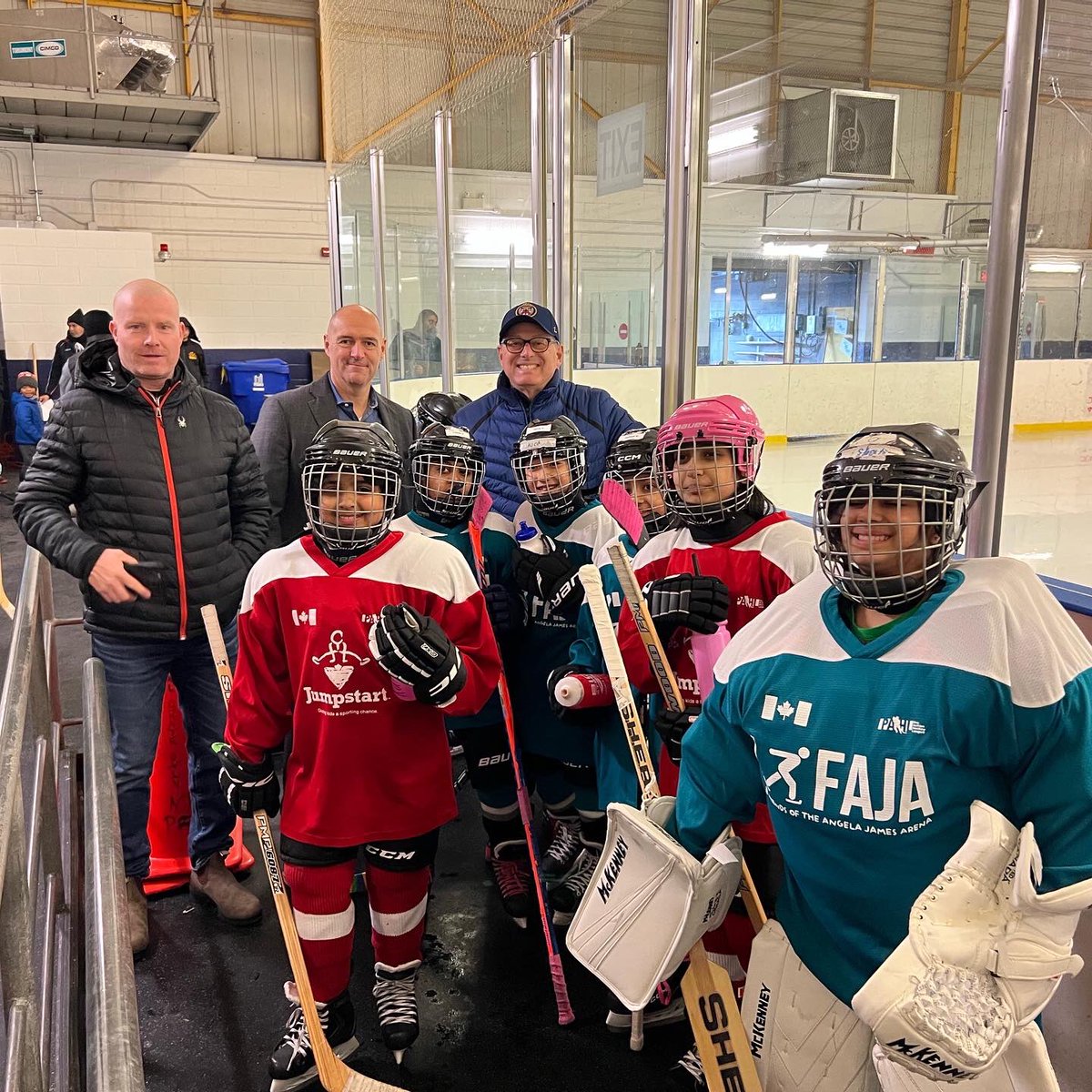 Thank you to our TPA members for participating in this fantastic community program! @ProActionHockey @pahlflemingdon @COPSandKIDSca