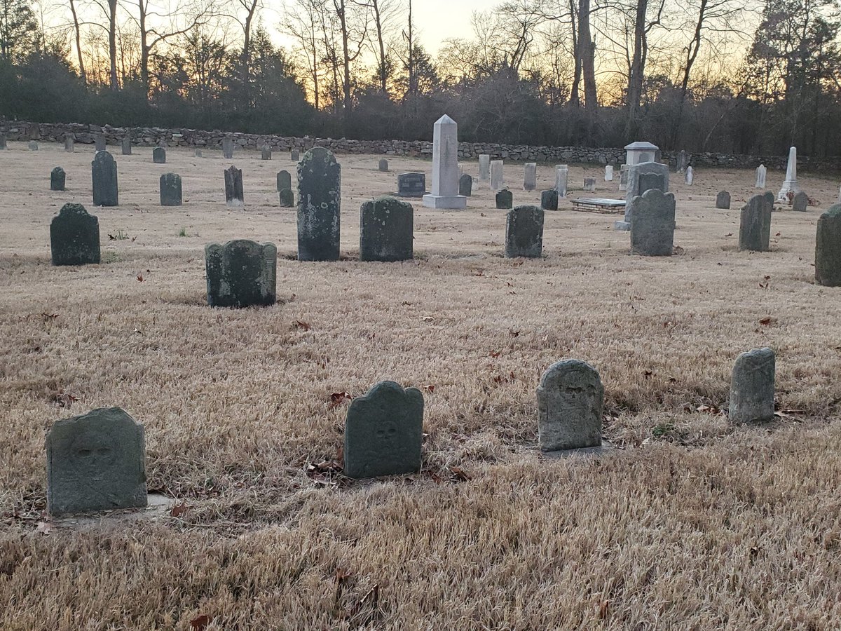Missyvvooo's tweet photo. Saw some kewl old Graves:3 https://t.co/qpVg62uL90