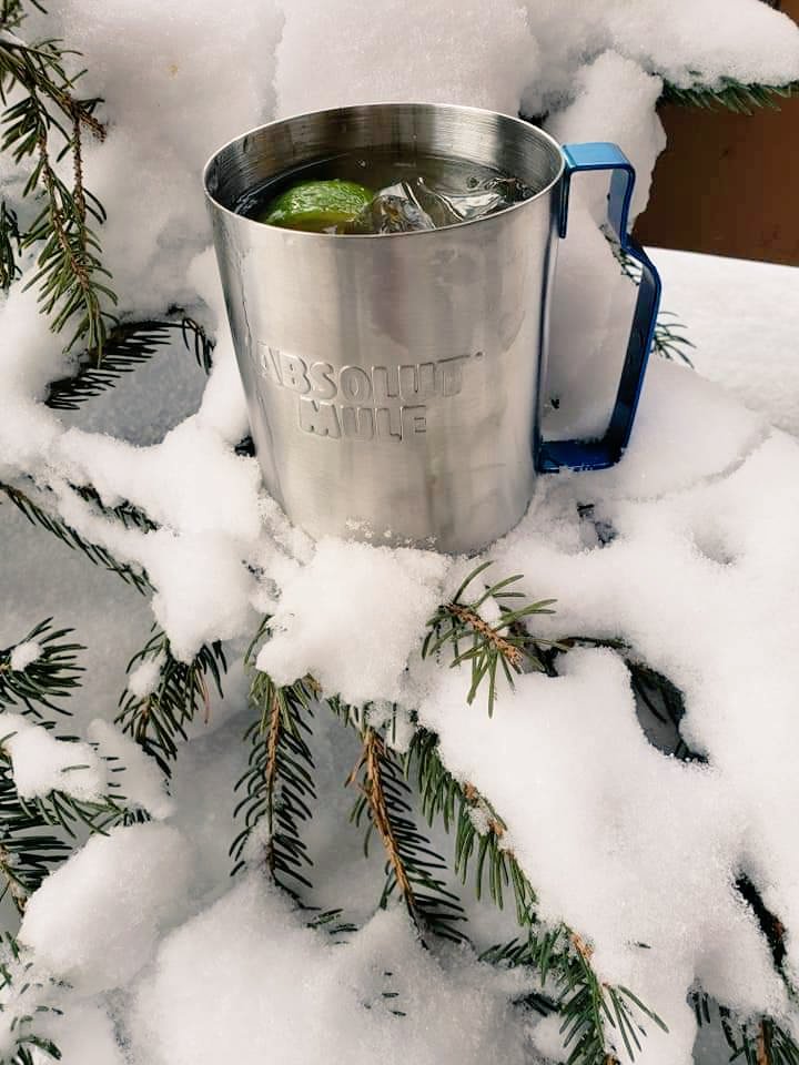 Airfemale14's tweet image. 😎 #MoscowMule #AbsoluteWeekend #WildCardWeekend #Cheers