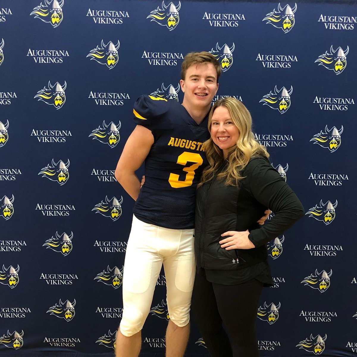 Proudly a Viking⚔️💙💛 <a href="/CoachOJ_/">Jerry Olszewski</a> <a href="/CoachChaseKing/">Chase King</a> <a href="/CoachSipple/">Mark Sipple</a> <a href="/CoachManuel14/">Jamari Manuel</a>