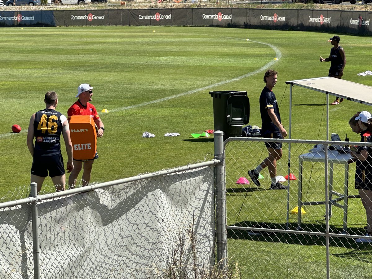 Tyler Brown having a laugh with former Collingwood teammate Jack Madgen on his first day at West Lakes. 23 y.o not training yet, waiting on some paperwork before audition for Fischer McAsey’s vacant list spot can begin in earnest. ⁦@9NewsAdel⁩