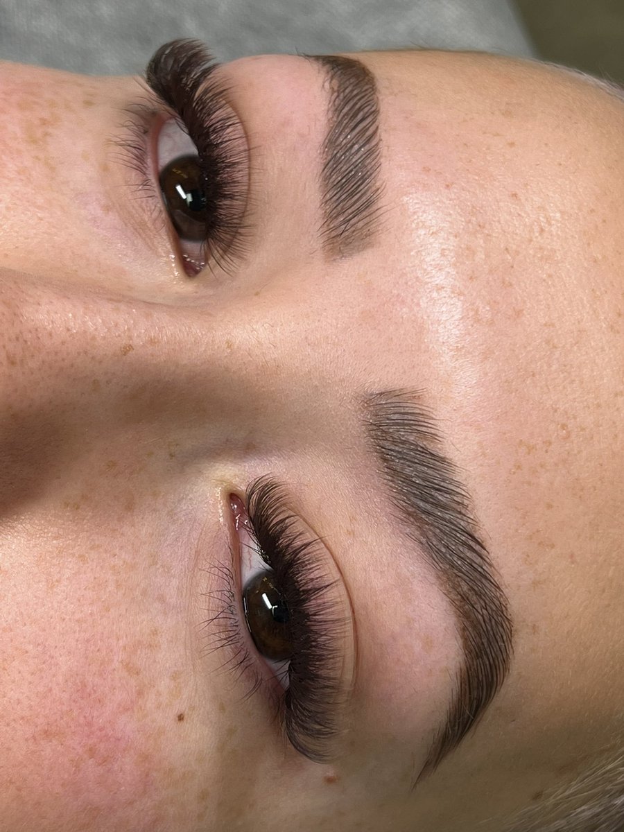 Jstunnnaa's tweet photo. Blessing my timeline with my talents♥️ 
I have a salon in Fontana where I offer variety of services like
Brazilians &amp; Vajacials
Lash Extensions
Brows &amp; more…

I always see the girls asking where the one stop shops @@,Follow and book with me on IG stunnasbeauty https://t.co/Sgp7X4Iki1