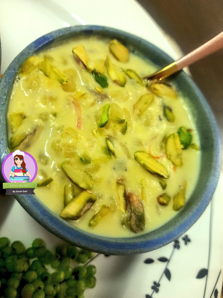 sonalyou's tweet photo. #Gehu ka #Kheech (kheer) made with hulled wheat is a #Rajasthani/#Marwadi special sweet/dessert. Tastes diff than Rice pudding or kheer, served in the #ceremic bowl made by my daughter.#gratitude💫#happyme😍🧿#celebration🪷
Every Beautiful note🎶U ever sing will Echo Back to U🎶 https://t.co/qHpiPSfa0S