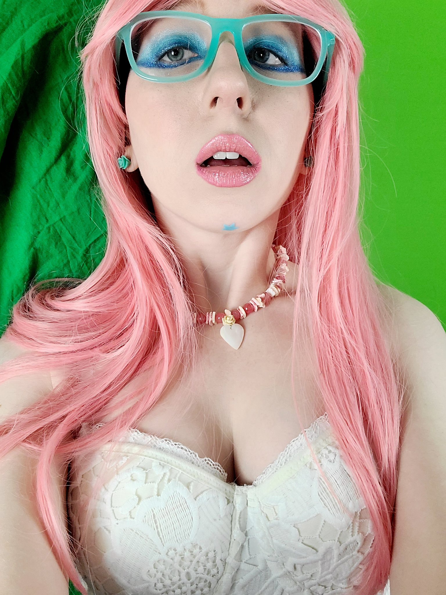 1 pic. I have to be the hottest dwarf in the mine for some reason Online now !! Divbug on Twitch 🐛 https://t.co/CVH1qQSrOx