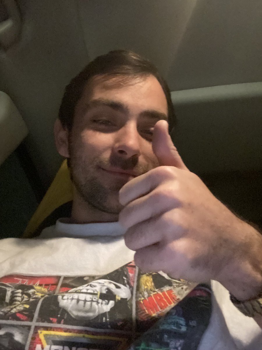 uglierrinperson's tweet image. i beat dev i mini golf again 🤠 hehe