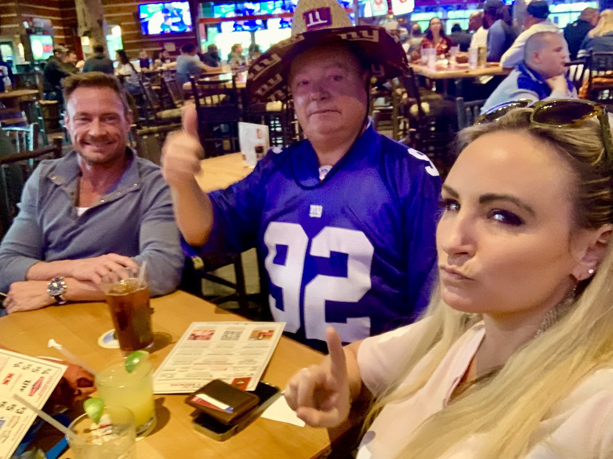 Tara Jakeway (@tarajakewaytv) on Twitter photo When you bring your dad out for sunday fundayโฆ your #GMEN win big!! <a href="/Giants/">New York Giants</a> #PlayoffsNFL When you bring your dad out for sunday fundayโฆ your #GMEN win big!! <a href="/Giants/">New York Giants</a> #PlayoffsNFL
