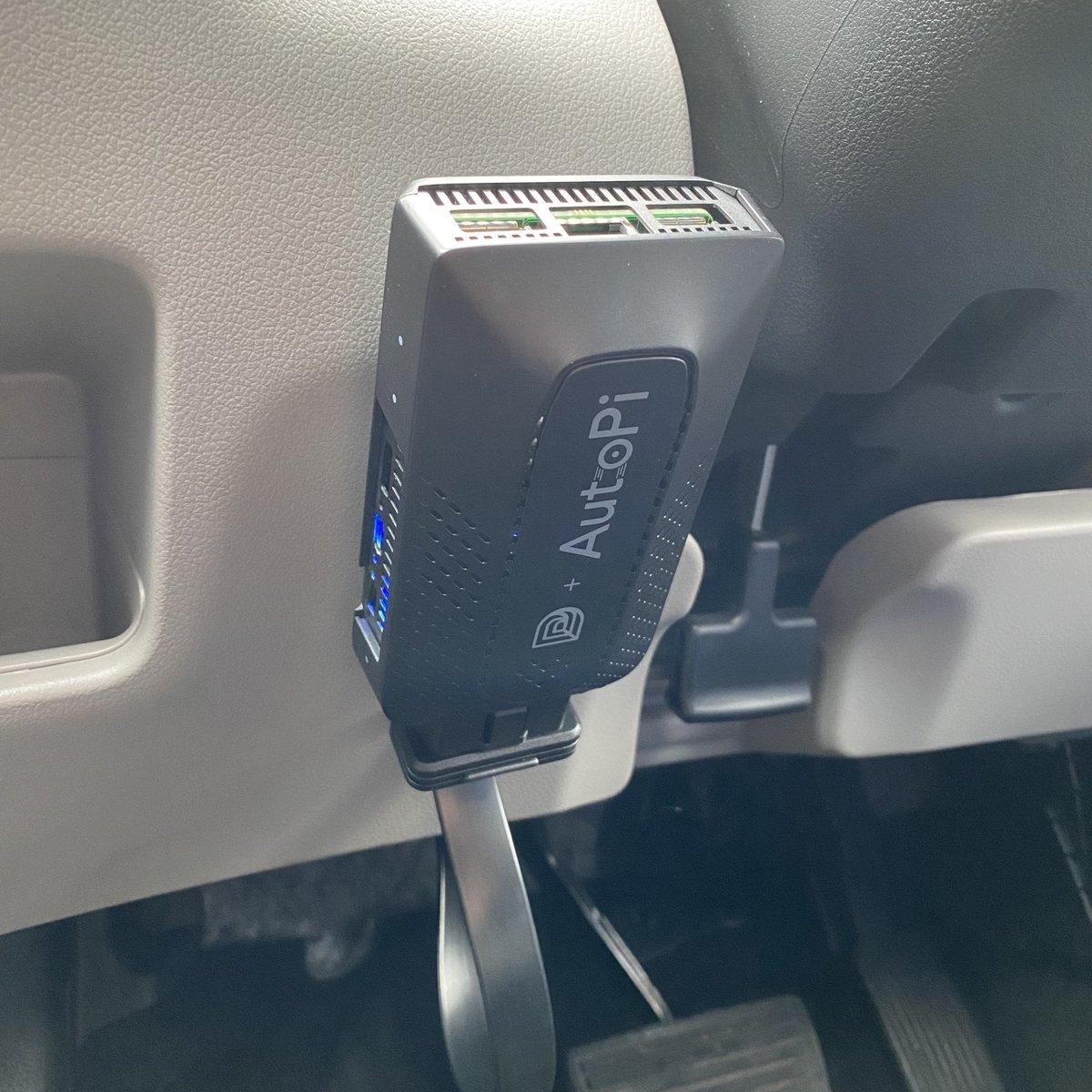 JB3RG_'s tweet photo. I'm now driving with @DIMO_Network! The amount of data available to view about my vehicle actually gives me a sense of relief when I drive.
From a car enthusiast to a car noob, this device can be appreciated by anyone. #DrivewithDIMO https://t.co/5JchzR7YRP