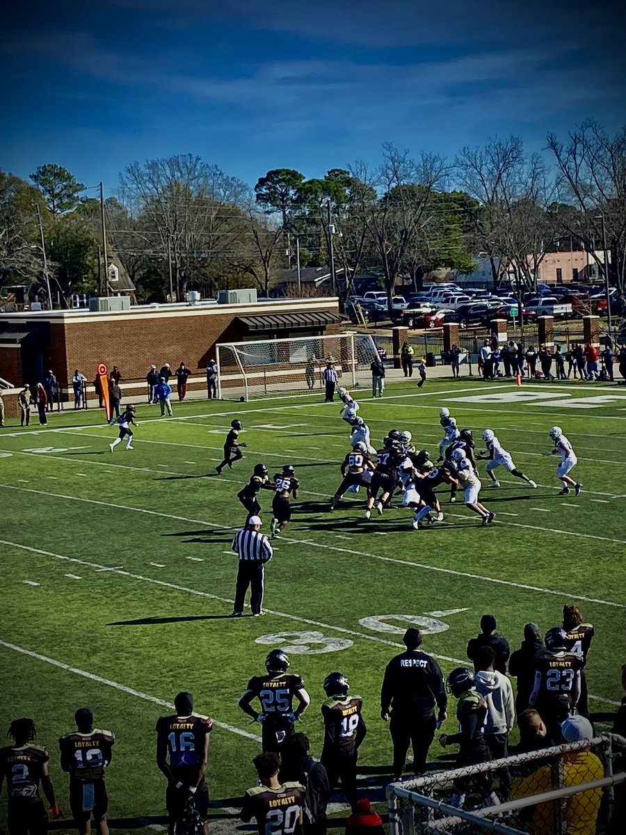 basketball_aj's tweet photo. S/0 to our very own Trey Thompson for participating in @HighSchoolBlitz junior football 🏈 showcase today!! Your AJ family is very proud of you, and he came to basketball practice afterwards. That speaks volumes about @tr3ywayy2 character! Committed &amp; a hard worker!! https://t.co/XTQEZXpIrR